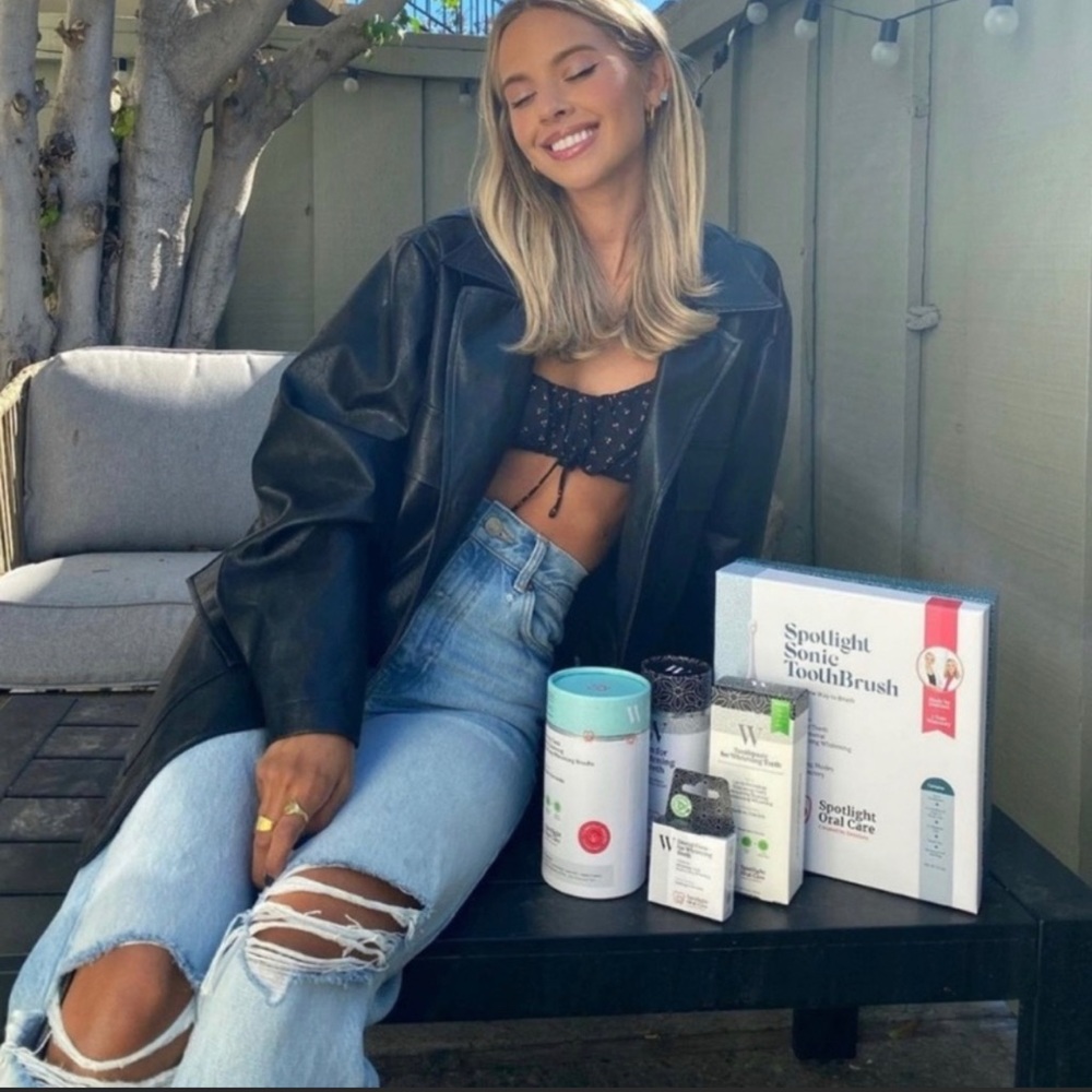 Zara ripped blogger jeans